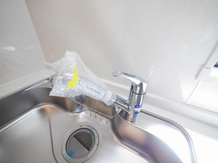 【浄水器一体型水栓】　<BR/>きれいなお水を利用できます。