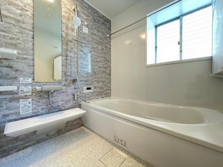 浴室 毎日使う大切な空間の浴室。きれいにお使いいただけるお手入れのしやすいものです。