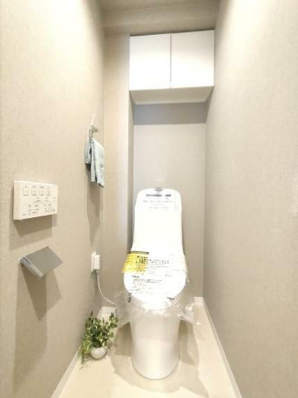 トイレ ・トイレ 　トイレは今や健康管理の大切な空間です。清潔感を保った空間に使い易く調整可能な洗浄機能を標準装備。
