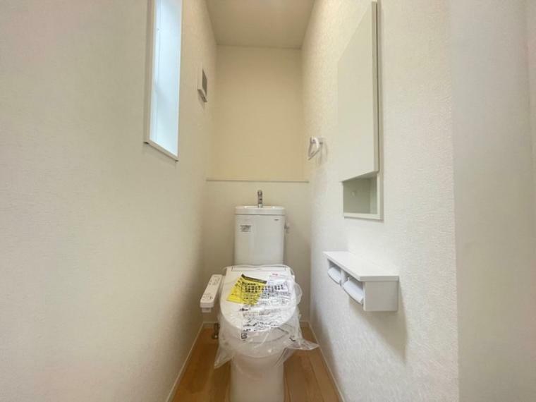 トイレ 1.2階にそれでもトレイがございます。朝の混雑時に分散して利用できるほか、ゲスト用としても使い分けることもできます。