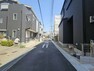 現況写真 車通りの少ない前面道路でお子様にも安心。