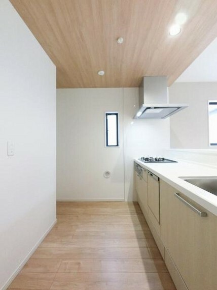 キッチン ゆったりと調理できるよう、作業スペースを最大限確保した設計をしています。