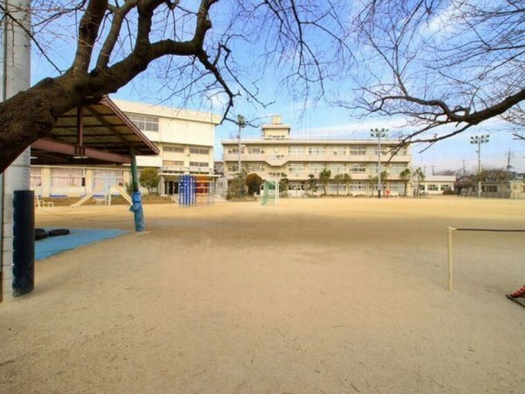 小学校 市川市立若宮小学校 徒歩4分。