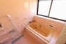 浴室 【浴室】洗い場が広いタイプの浴室。ゆったりと体を洗えます！