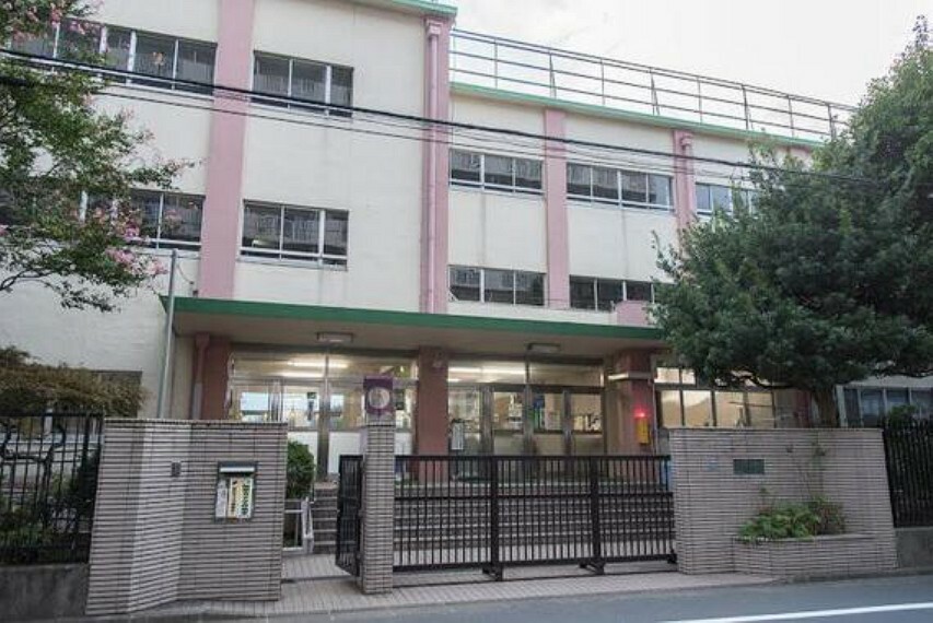 豊島区立高松小学校（約573m）