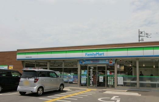 コンビニ ファミリーマート（350m）