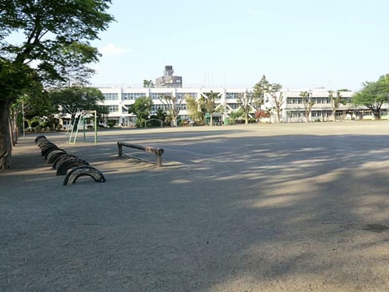 昭島市立東小学校（約700m・徒歩9分）