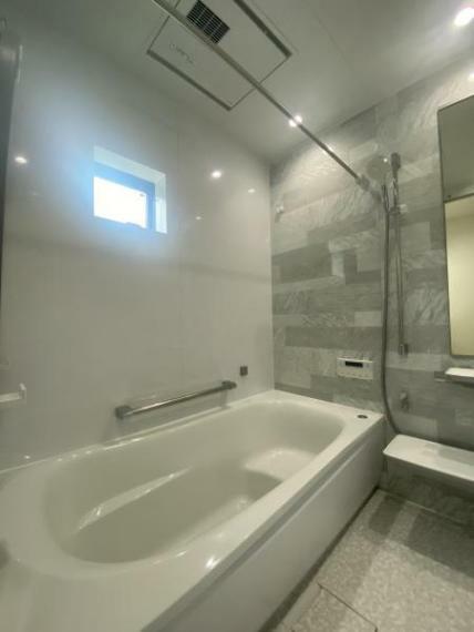■くつろぎの1坪浴室、追い焚き機能＆浴室乾燥付きで快適バスタイム