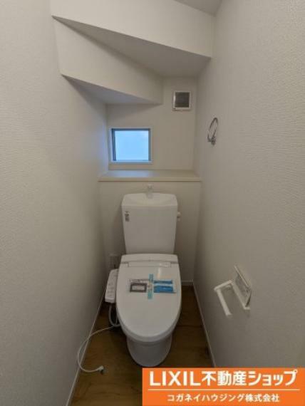 トイレ 落ち着いた色調のトイレです！明るく清潔感がありおすすめです！