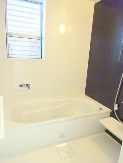 浴室 ■日々の疲れを癒すユニットバスは高級感のある空間