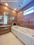 浴室 浴室換気乾燥暖房機があり梅雨も冬場も快適にお過ごしいただけます。