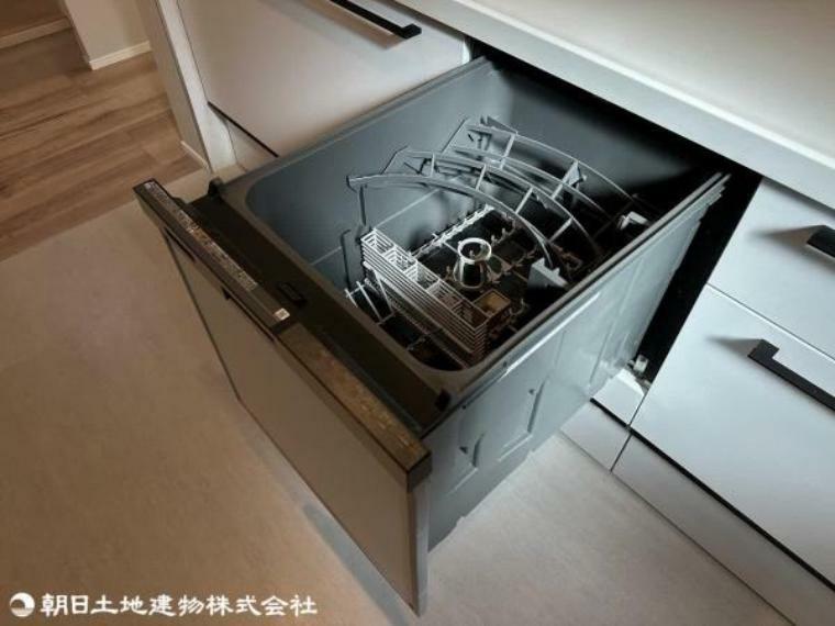 食洗器付きで効率よく家事を進めることができます。