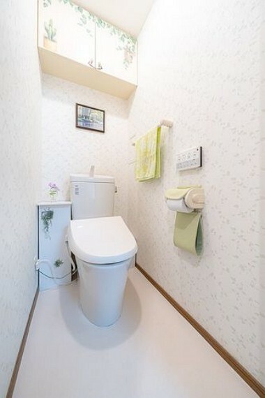 トイレ トイレは温水洗浄便座付です。