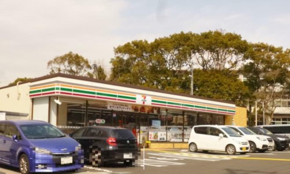 コンビニ 【コンビニエンスストア】セブンイレブン　荷山町まで755m