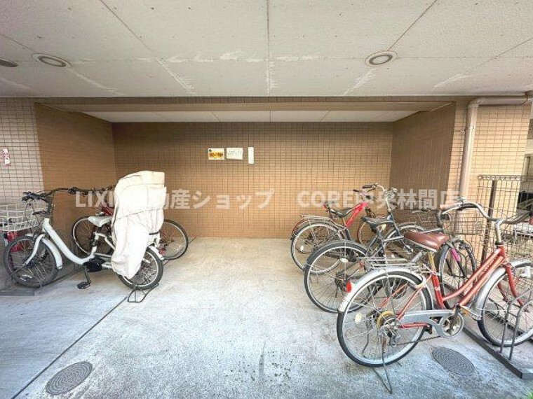 駐輪場 自転車やバイクなど、ゆとりのある敷地で置き場所に困ることはないでしょう。