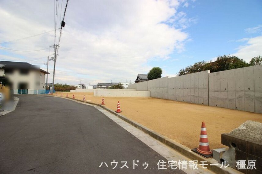 現況写真 前面道路含む現地写真