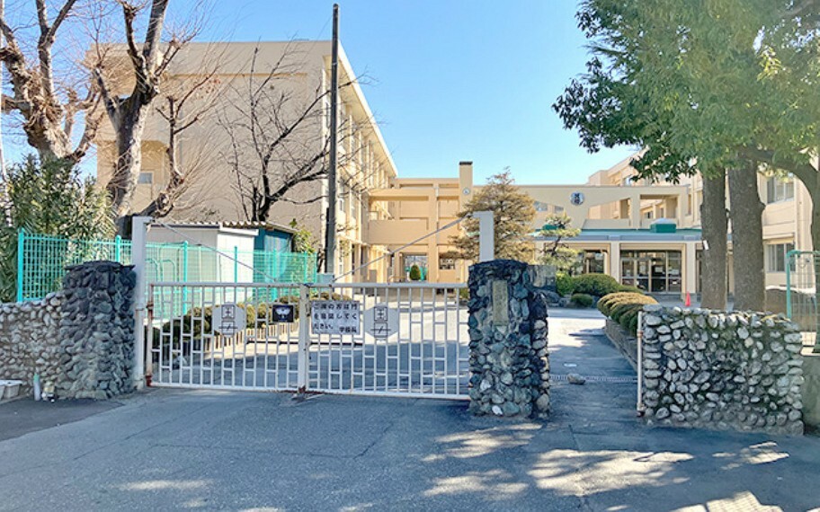 小学校 甲府市立国母小学校