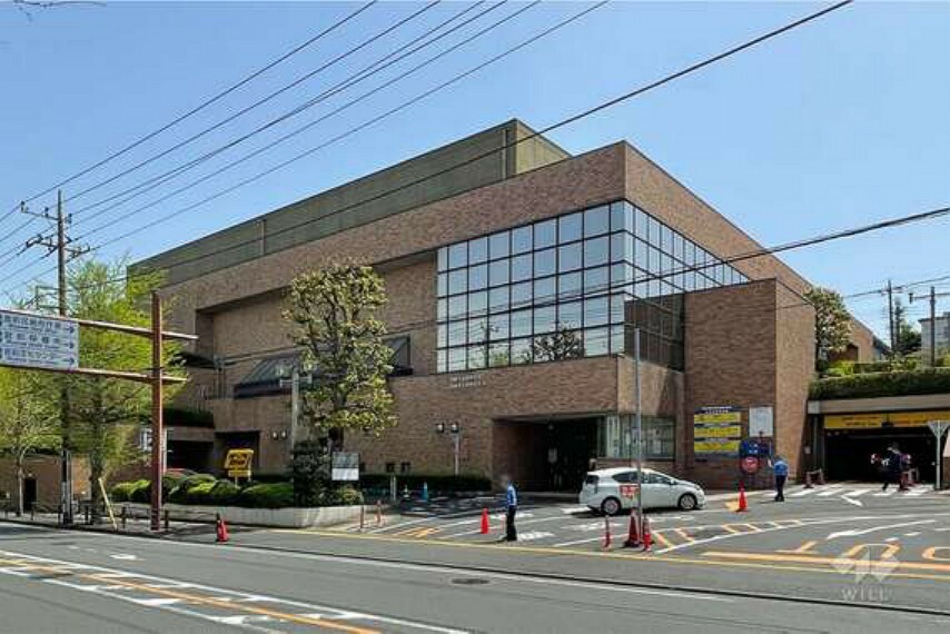 図書館 宮前図書館の外観