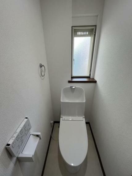 トイレ 【1階トイレ写真】