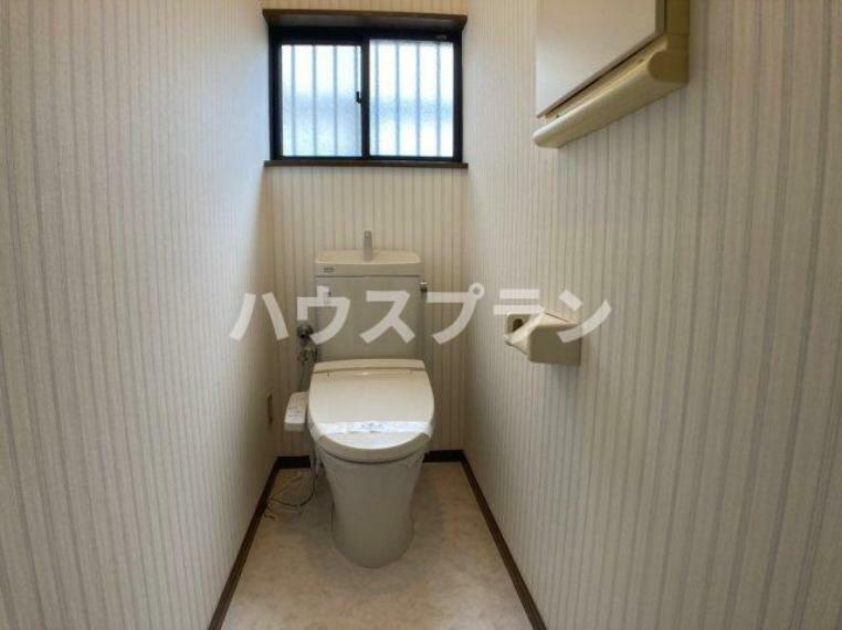 トイレ 清潔感のあるトイレ温水洗浄便座付きです