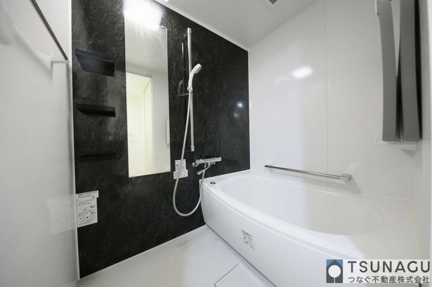 浴室 2018年にリフォーム済み！一面がブラックでシックな印象なバスルーム。