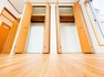 収納 「収納」「すっきりとした空間を・・・」居室に大きなクローゼットを設けることにより、有効的な室内を造り上げております。