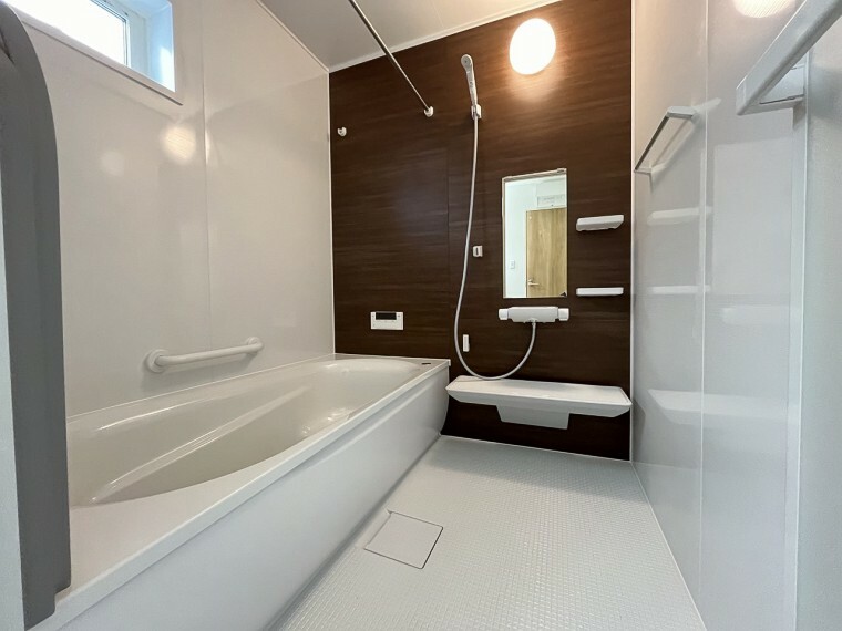 浴室 ゆったり入れる1坪タイプのバスルーム。一日の疲れを心身ともに癒やせるリラクゼーション空間。
