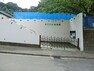 幼稚園・保育園 あさひな幼稚園 豊かな緑に囲まれた園舎と広い園庭、35mのジャンボ滑り台のあるアスレチック場があります。