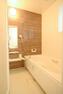 浴室 お掃除カンタン排水溝、汚れにくい床でいつも清潔、快適なユニットバスルームです。