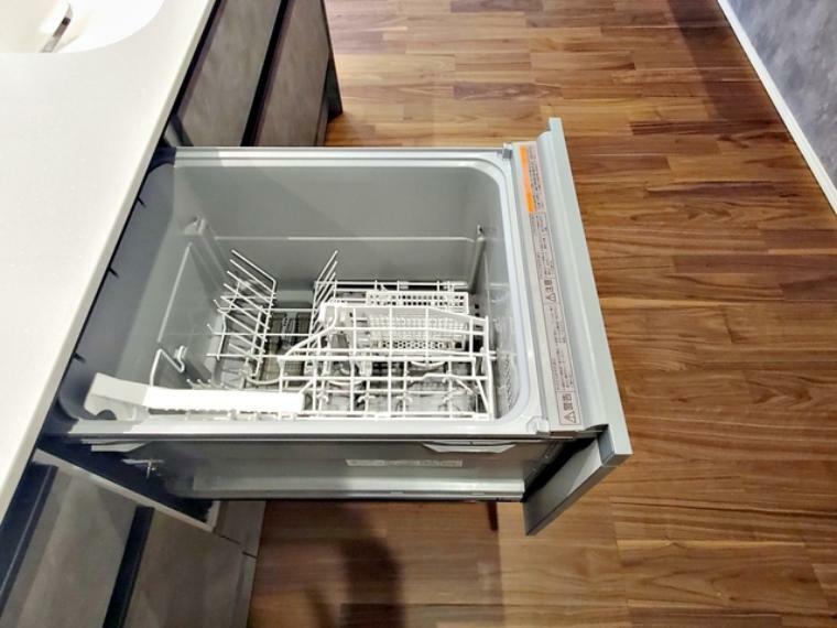 食器洗浄乾燥機があれば食後の家事のひと手間が省けるので、一家団欒の時間が増えますね。