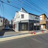 現況写真 周辺は住宅が建ち並ぶ閑静な住宅街です。