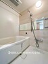 浴室 清潔感のあるカラーで統一された空間は、ゆったりとした癒しのひと時を齎す快適空間に仕上げられています。