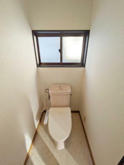 トイレ トイレにも窓あり