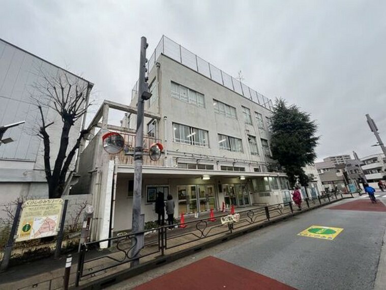 小学校 文京区立千駄木小学校　約600m