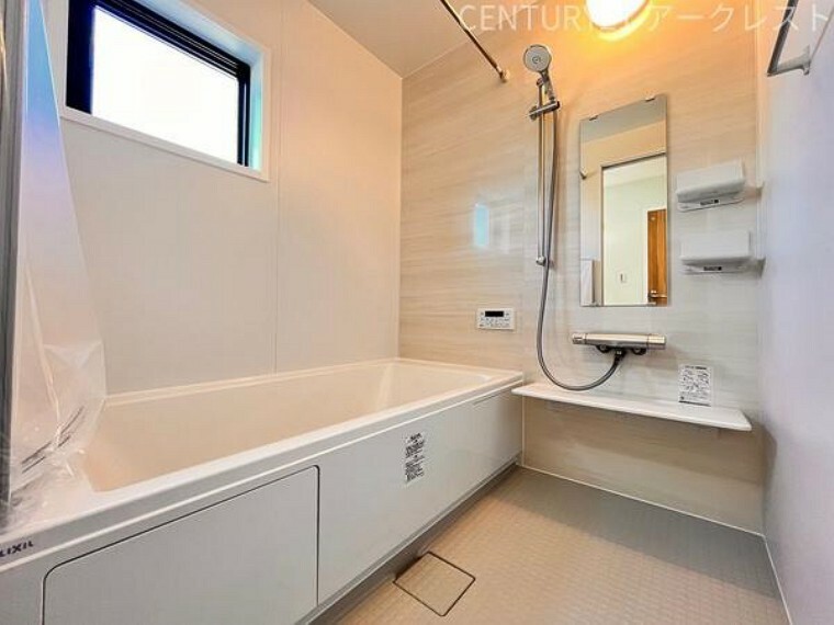 浴室 ～Bath～バスルームは、浴室乾燥暖房機も付いてカビ対策もばっちり！洗濯物を干すこともできる乾燥機能付きで、雨の日のお洗濯物も安心です。