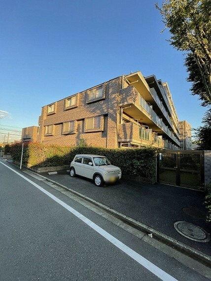 外観写真 現地のご見学予約もスタートしました。周辺で売りに出ている物件も沢山御座います。まとめてご見学ができますのでお気軽にお申しつけください。