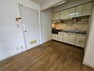 ダイニングキッチン 壁付のキッチンは家具の配置がしやすい！