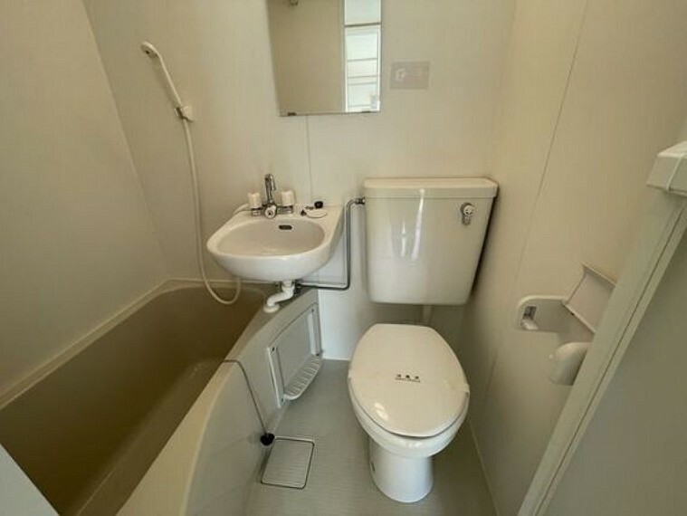 浴室 ロフト付きの洋室にはユニットバスを設置。客間としても利用できます。