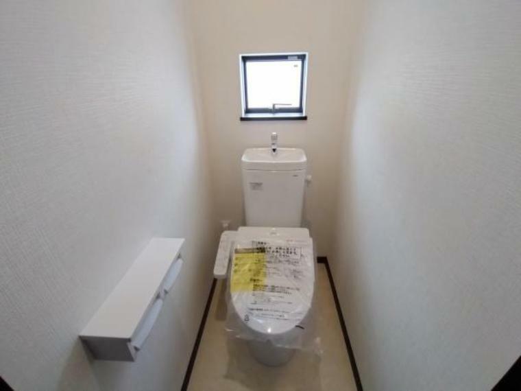 トイレ 2F温水洗浄便座付きのトイレです！
