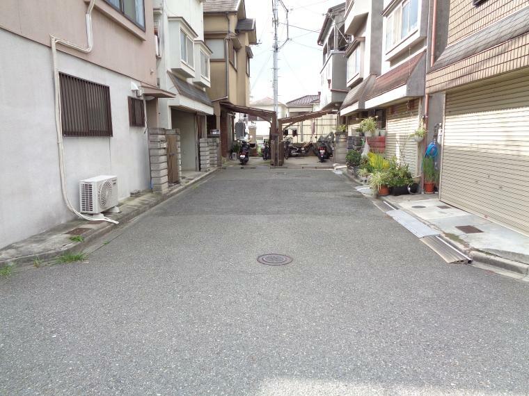 現況写真 南側接道　私道　幅員5.0m　接面4.3m