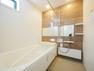 浴室 【ゆったり浴室】　 1坪タイプのゆったりとした浴室です。