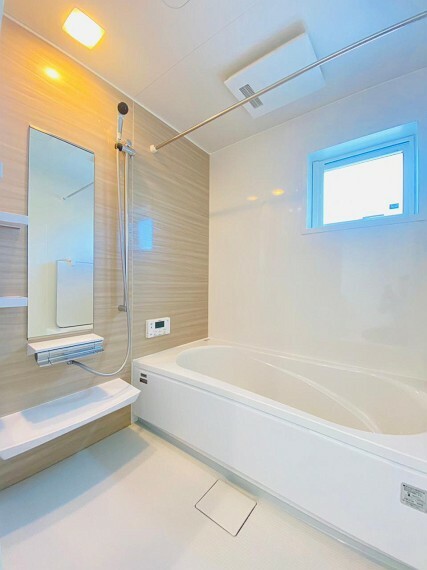 浴室暖房乾燥機付きでオールシーズン快適！