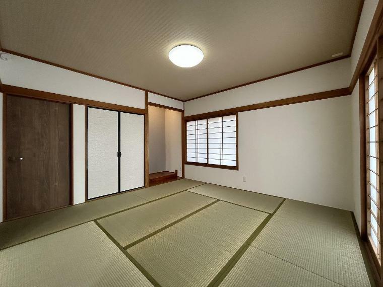 和室 和室はお客様をお迎えするのはもちろん、リラックスできる空間としてもご利用いただけます。