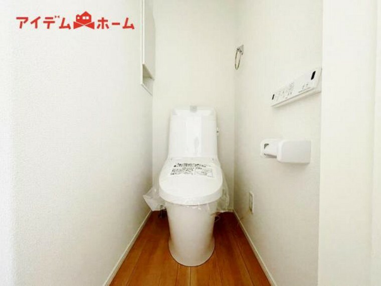 トイレ ウォシュレット付き 便座を温める機能もついています。
