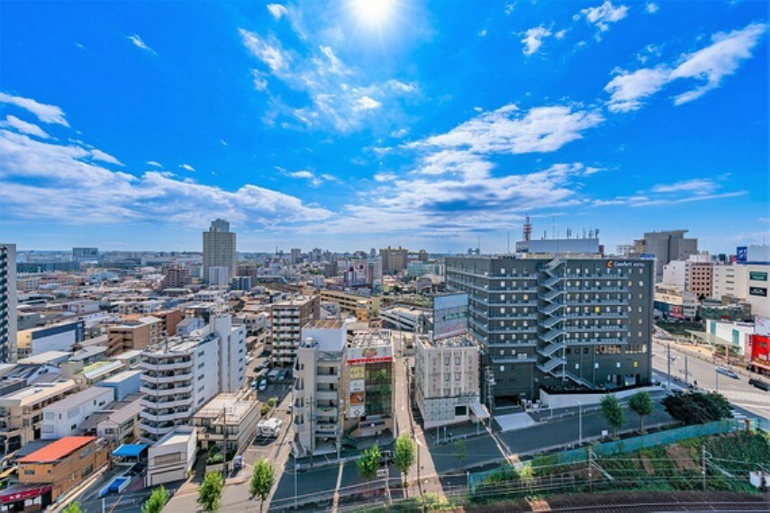 眺望 遠くまで見渡せる開放感。夜景など夜の眺望も楽しめるので、景色を満喫できます。