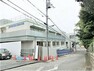 小学校 通学路は穏やかな住宅街の中の道なので、お子さんの通学も安心。