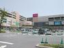 ショッピングセンター 「イオンモール柏」千葉県柏市豊町に所在する、イオンモール株式会社が管理・運営を行っているショッピングセンター。 2011年11月21日に「イオン柏ショッピングセンター」から現名称に変更された。
