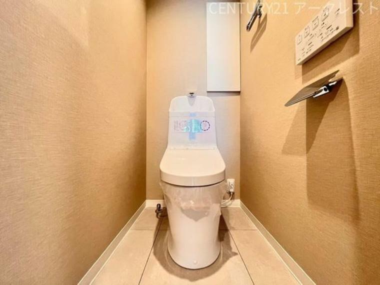 トイレ 温水洗浄便座機能付きトイレです