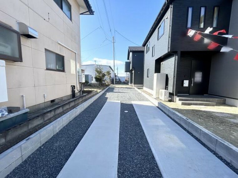 現況外観写真 1号棟は道路から見えないので、プライバシーも守られます。（2月19日撮影写真）