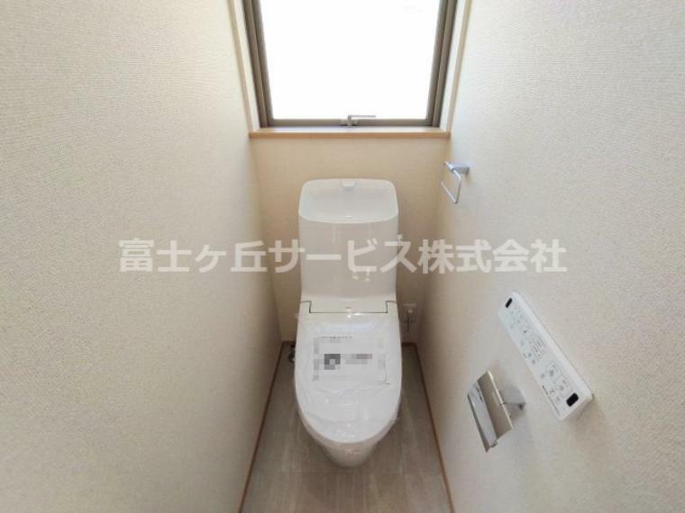 トイレ 1階2階に同タイプのトイレがあります